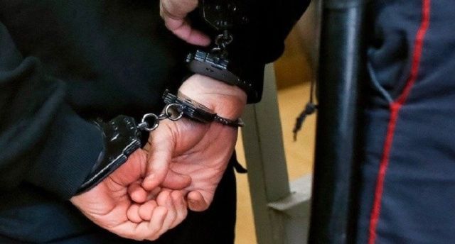 В Якутске мужчина ударил сотрудника полиции металлической цепью по лицу