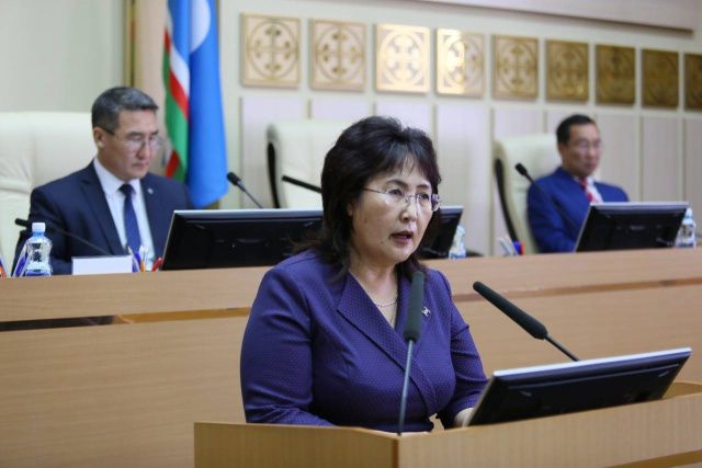 Сулустаана Мыраан сложила полномочия народного депутата Ил Тумэна