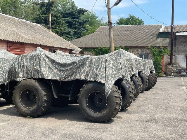 Новая партия якутских квадроциклов «Сокол» прибыла в опорный пункт Якутии в ДНР