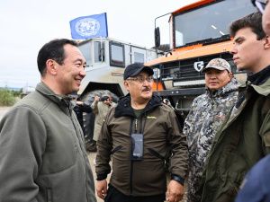 Глава Якутии встретился с участниками арктической экспедиции на вездеходах «Бурлак»