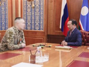 Военнослужащий из Якутии передал Айсену Николаеву захваченный в зоне СВО дрон