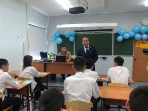 В Мегино-Кангаласском районе открыли фирменный класс судостроения