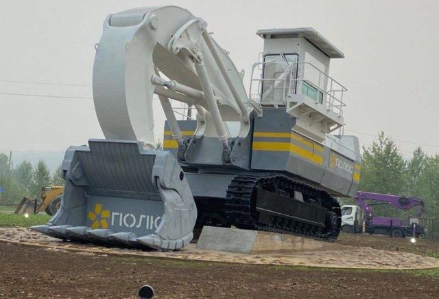 В Алданском районе Якутии установили памятник труду золотодобытчиков