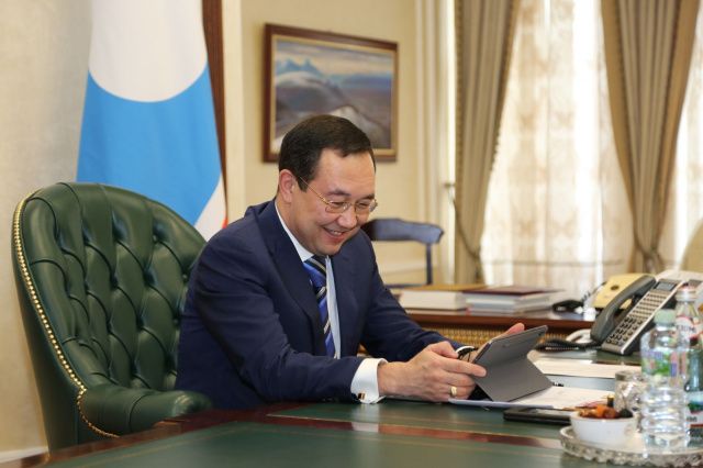 Айсену Николаеву представили основные итоги проекта «Покорители холода»