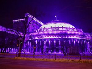 В Якутии зажгут фиолетовую подсветку в знак поддержки недоношенных детей