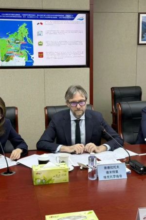 Делегация АО «АК «ЖДЯ» обсудила с китайскими партнерами реализацию проекта международного транспортного коридора