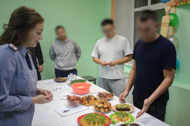 Осужденные к принудительным работам состязались в приготовлении блюд 