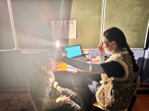 Первый в этому году выезд мобильных врачей Якутии посвящен детям