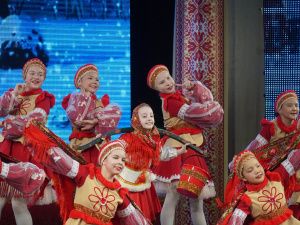 Ансамбль «Сюрприз» представил программу «Узоры единства»