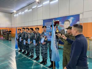 В Якутске прошла военизированная эстафета памяти омоновца Андрея Ощепкова