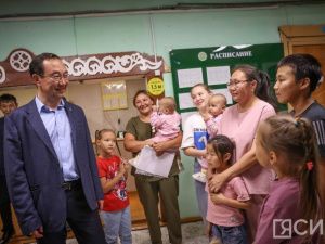 Глава Якутии поручил разработать проект строительства школы в селе Нюрбачан