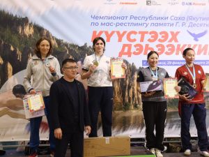 Сенсационно завершился первый день чемпионата Якутии по мас-рестлингу