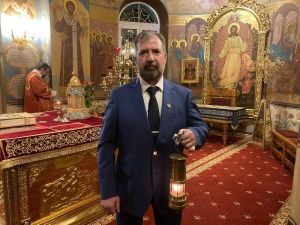 Частицу Благодатного огня из Иерусалима доставят в Якутск во вторник