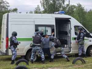 В УФСИН проведены тактико-строевые занятия с личным составом 