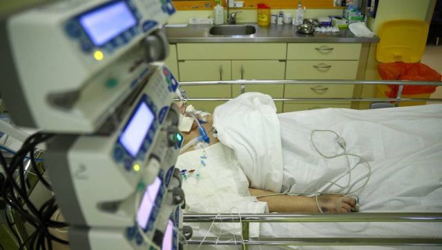 Кремль отрицает существование неофициальной статистики и третьей волны коронавируса в России