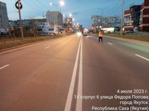 В Якутске по ночам наносят новую дорожную разметку