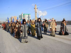 Народные мастера прошествовали по улицам Якутска