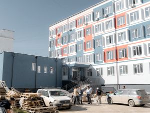 Евгений Григорьев осмотрел Саха-корейскую школу и школу № 16 после капитального ремонта