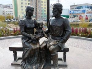 На якутянина, закрасившего памятник Дежнева и призвавшего не разочаровываться в якутских мужчинах, возбуждено уголовное дело