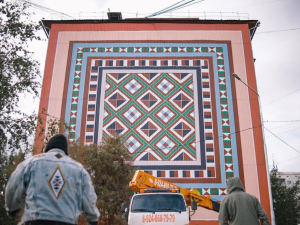 Новый мурал в честь героев СВО нарисовали под Сайсарским мостом в Якутске