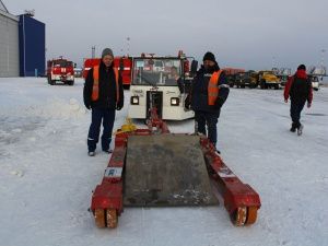 В аэропорту Якутска провели учения по эвакуации самолета