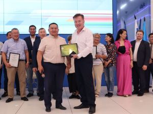 В Якутске наградили волонтёров-предпринимателей, помогающих бойцам СВО