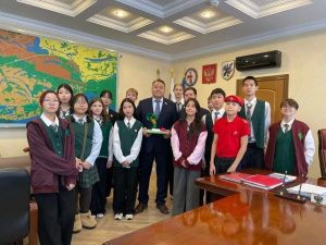 Учащиеся Центра глобального образования посетили Якутскую городскую Думу