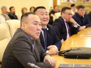 В Якутии поздравили Героя Труда России Владимира Михайлова с 70-летием