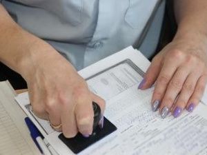 Бывшая работница подразделения МУ МВД России «Якутское» подозревается в организации незаконной миграции