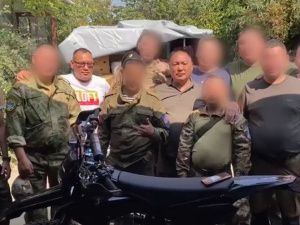 Делегации Нюрбинского и Сунтарского улусов передали помощь бойцам СВО