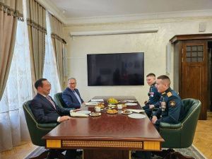 Айсен Николаев встретился с Героями России Николаем Соболевым и Игорем Юргиным