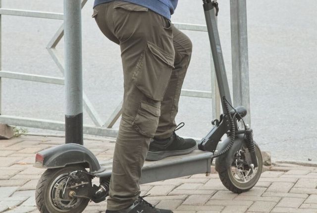 В Якутске мужчина на электросамокате совершил наезд на 5-летнего ребенка: Возбуждено уголовное дело