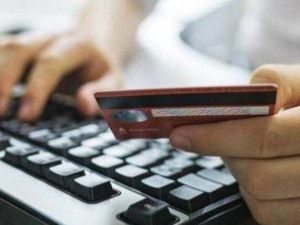 Мошенники обманули на 99 тысяч рублей студента, который хотел помочь матери друга в Якутске