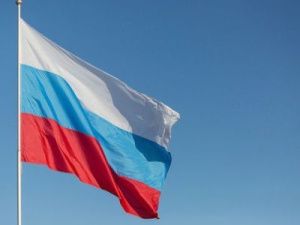 С 1 сентября неделю в школах будут начинать с исполнения гимна России