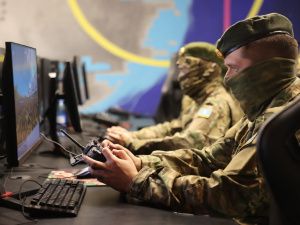 Айсен Николаев и Алексей Чекунков проверили подготовку спецподразделения БПЛА Якутии