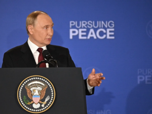 NYT узнала о требовании Путина по русскому языку на саммите с Трампом