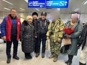 В аэропорту Якутска встречали бойцов, вернувшихся из зоны СВО