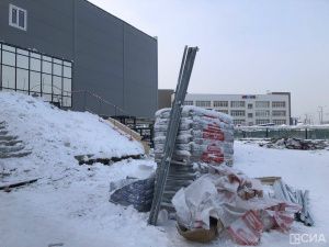 Сергей Местников проверил ход строительства спортивного комплекса в Сайсарском округе Якутска