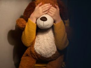 Житель Якутии неоднократно насиловал малолетнюю падчерицу: Вынесен приговор