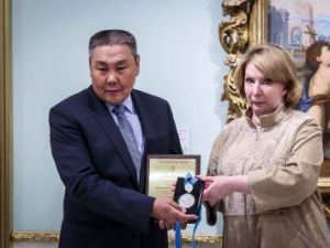 В Якутии вручены премии Главы РС(Я) имени М.Ф. Габышева за большой вклад в развитие музейного дела республики
