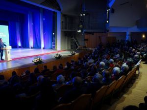 Айсен Николаев поздравил с 391-летием со дня основания города Якутска