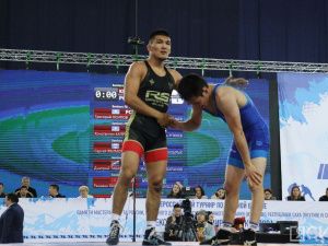 Красноярская школа борьбы оказалась лучшей на турнире Александра Крылова в Якутске