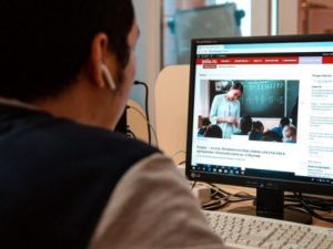 Интернет-СМИ обогнали телевидение по популярности среди россиян