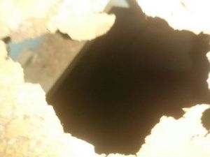 В Якутске в жилом доме осыпался пол в тамбуре