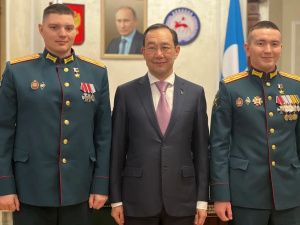 Айсен Николаев встретился с Героями России Николаем Соболевым и Игорем Юргиным