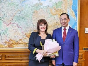 Айсен Николаев наградил лучших наставников Якутии