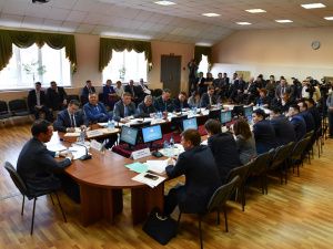 Айсен Николаев провел совещание по вопросам экологической обстановки на водных объектах Вилюйской группы районов