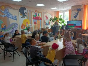 На базе Культурного центра АО «АК «ЖДЯ» работает летняя детская площадка