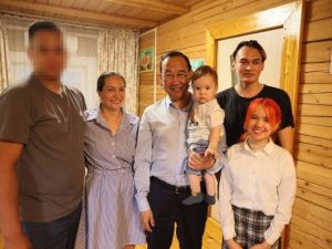 Глава Якутии в Амгинском улусе встретился с участником СВО и его родными