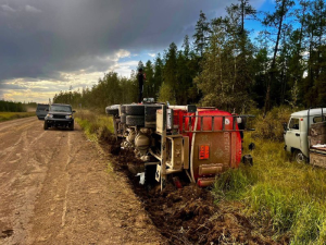 Автоцистерна опрокинулась в Чурапчинском районе и разлила топливо